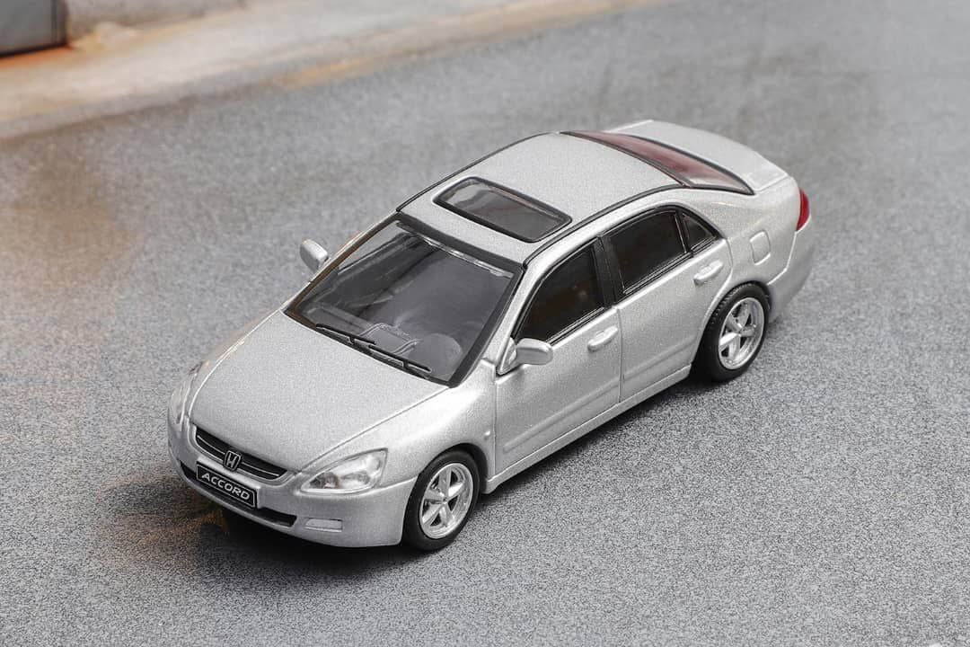 DCT 1/64 Honda Accord Sedan 2005 Silver