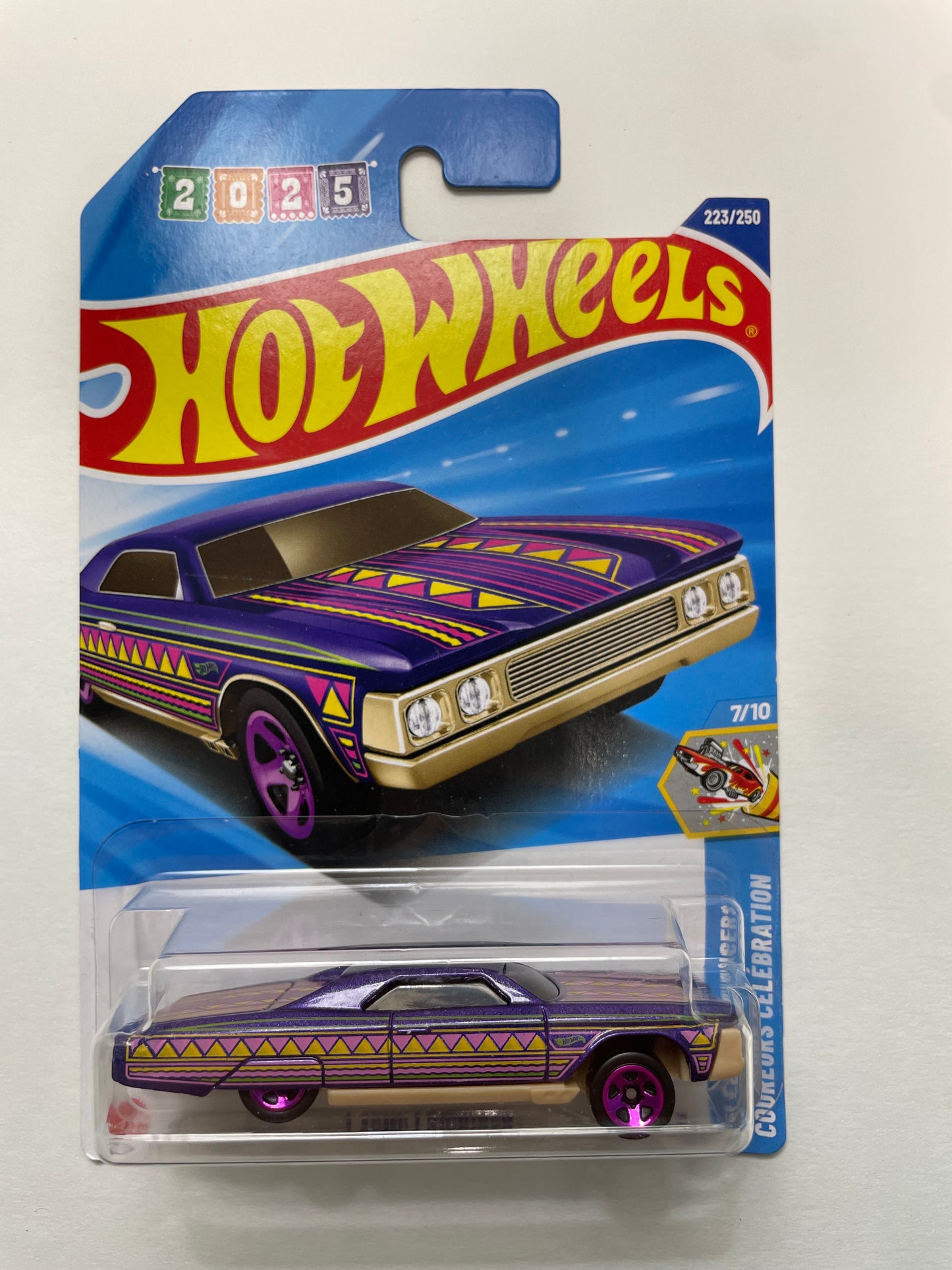 Hot Wheels 1/64 Layin’ Lowrider Purple