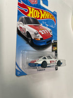 Hot Wheels 1/64 ‘71 Porsche 911 Magnus Walker - Damaged Card