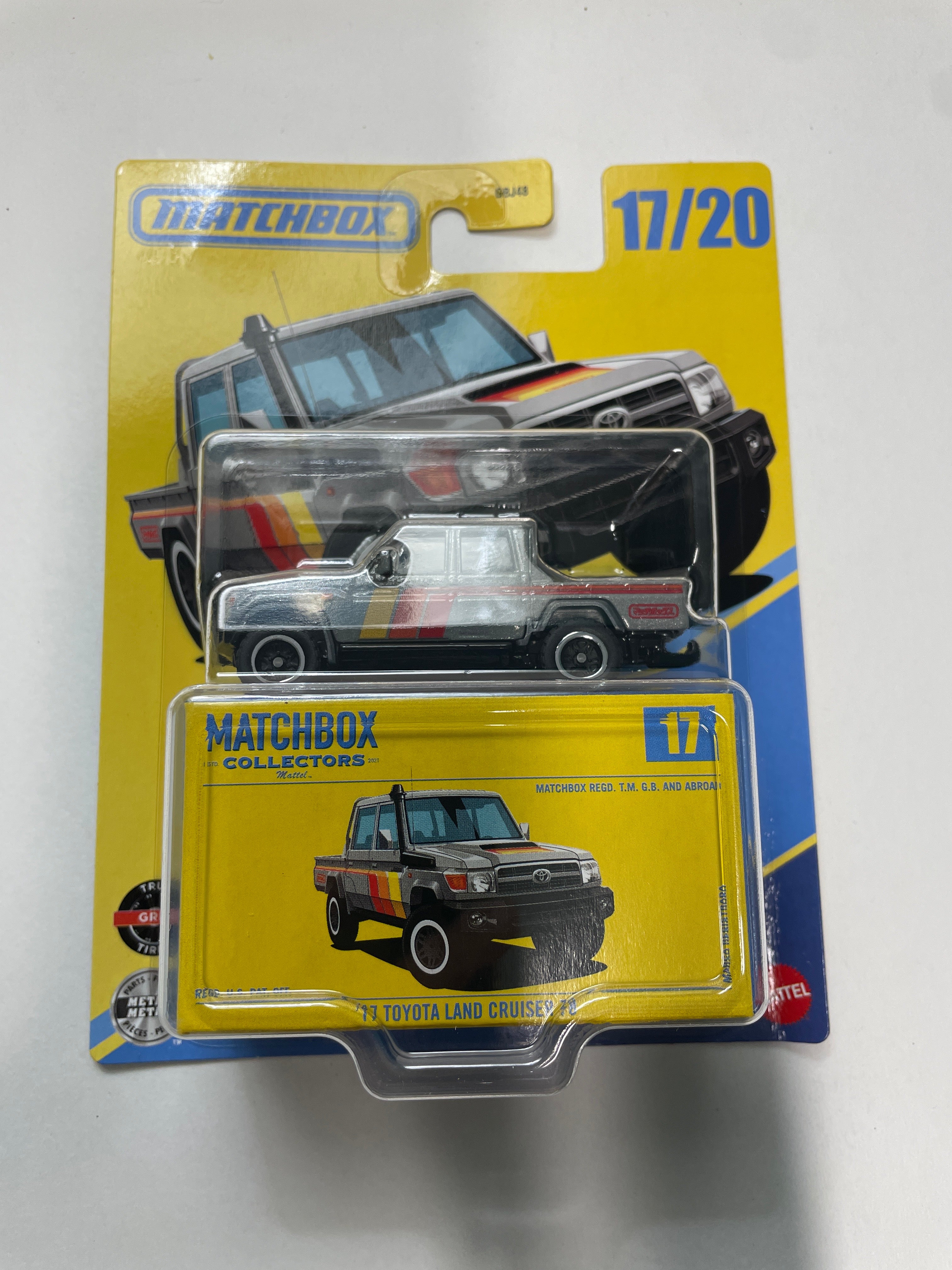 Matchbox Collectors 1/64 '17 Toyota Land Cruiser 78 Grey - JJW10