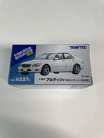 Tomica Limited Vintage Neo 1/64 LV-N227c Toyota Altezza RS200 Z Edition 2002 White - Damaged Box