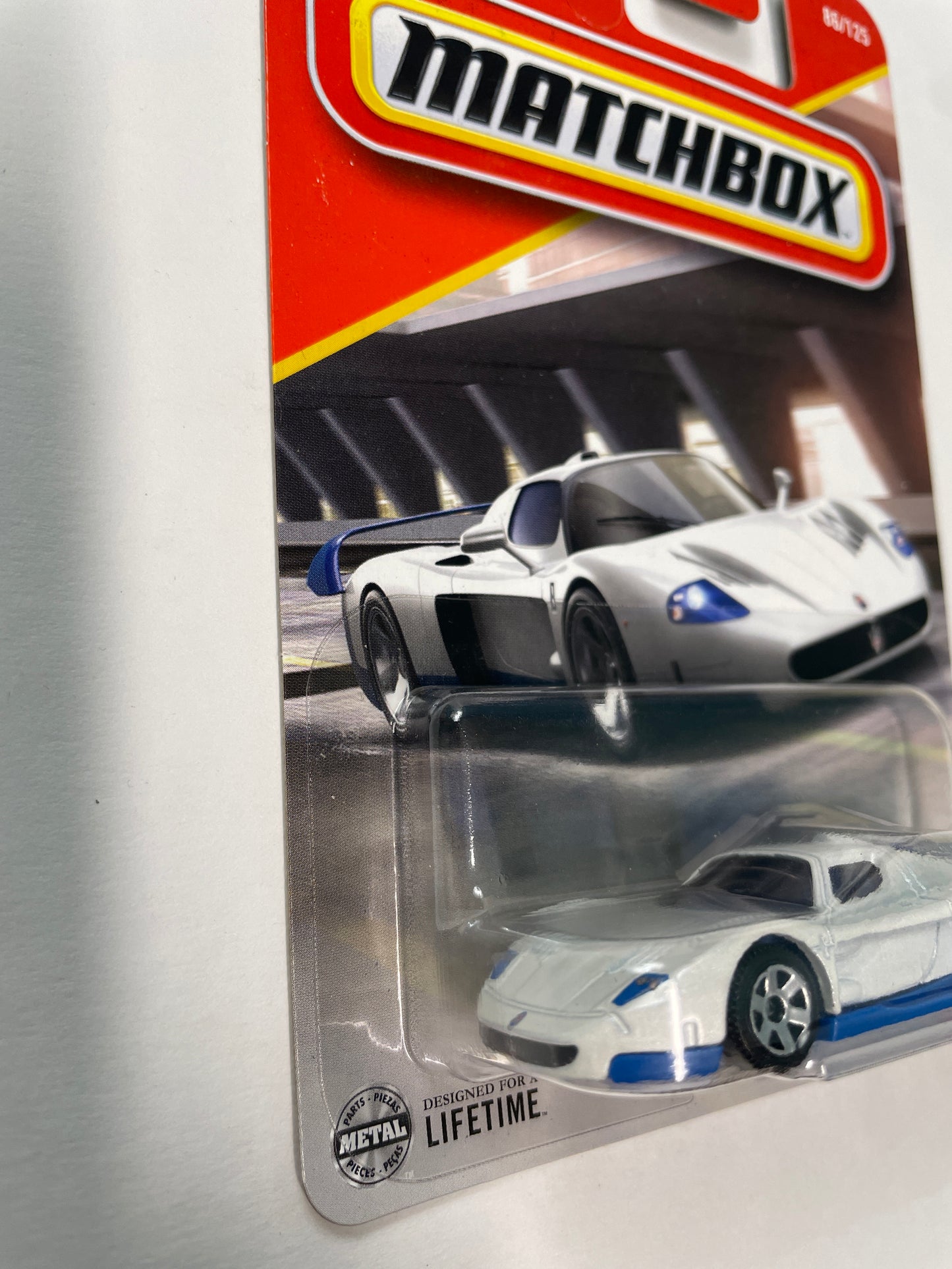Matchbox 1/64 2004 Maserati MC12 White & Blue