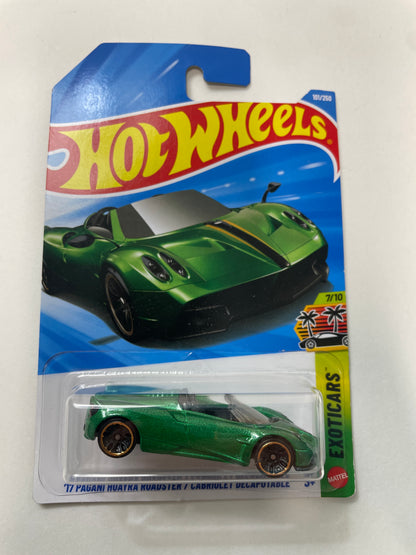 Hot Wheels 1/64 ‘17 Pagani Huayra Roadster / Cabriolet Décapotable Green - Damaged Box