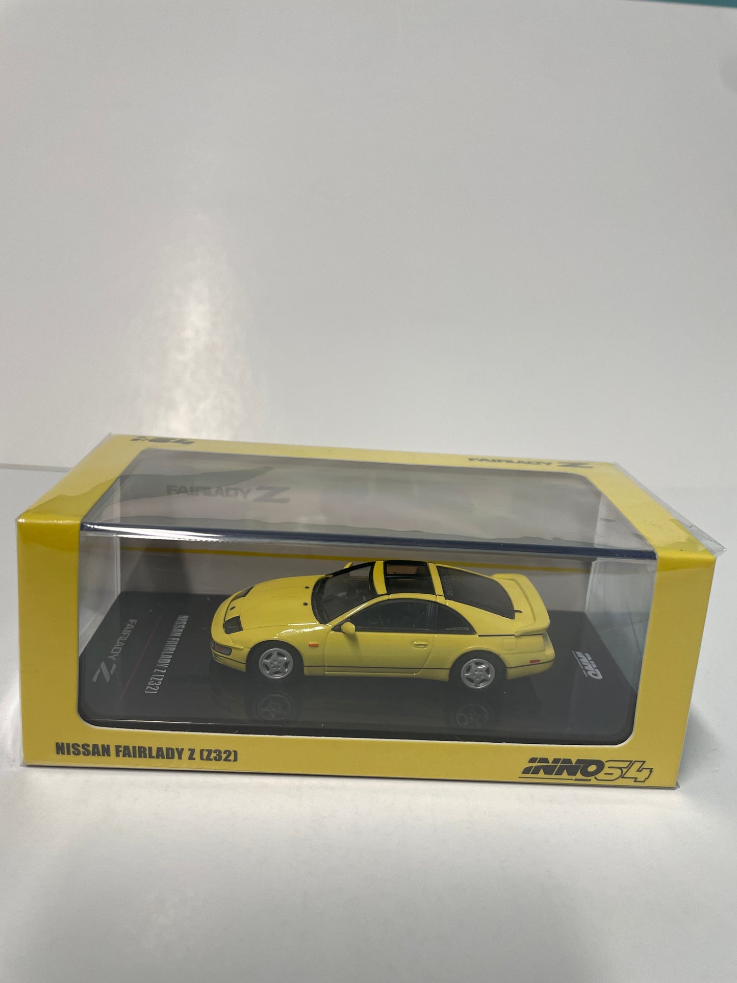 Inno64 1/64 Nissan Fairlady Z (Z32) Yellow Pearlglow w/ Extra Wheels