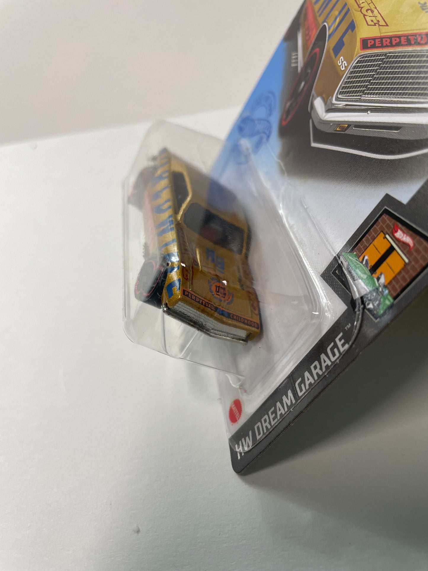 Hot Wheels 1/64 ‘67 Chevy Camaro Gold