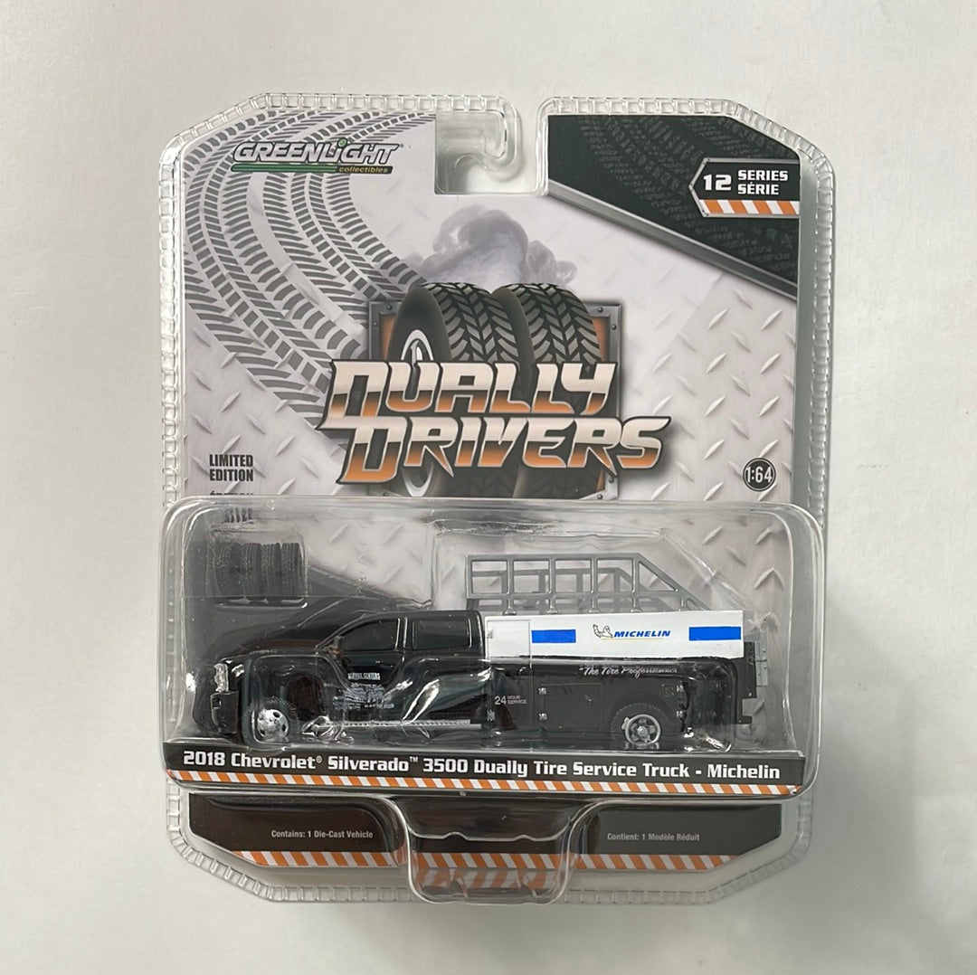 Greenlight 1/64 Dually Drivers 2018 Chevrolet Silverado 3500 Dually Tire Service Truck - Michelin Black
