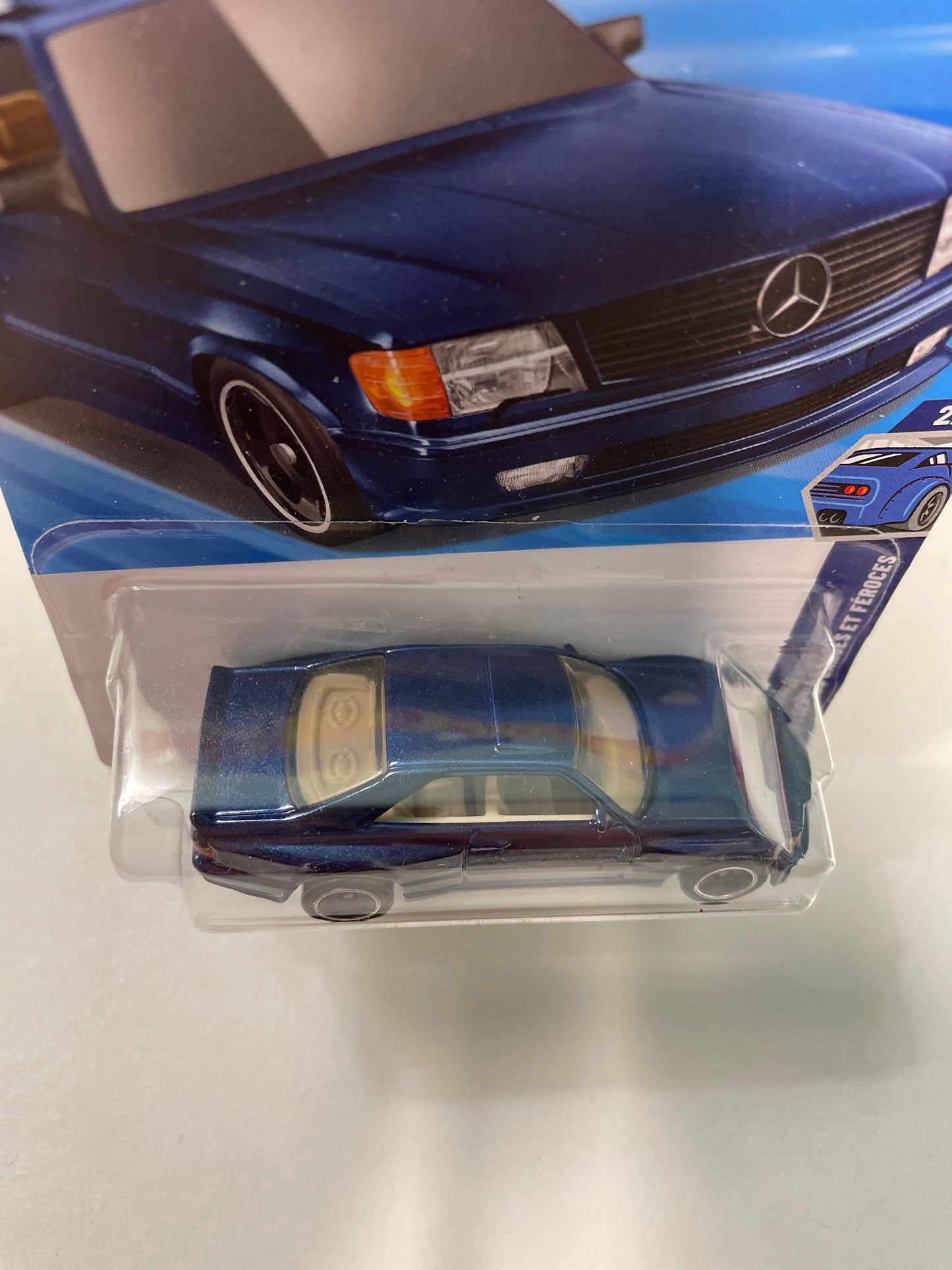 Hot Wheels 1/64 ‘89 Mercedes-Benz 560 Sec AMG Blue - Damaged Box