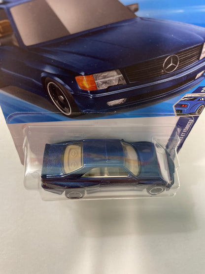 Hot Wheels 1/64 ‘89 Mercedes-Benz 560 Sec AMG Blue - Damaged Box