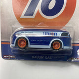 Hot Wheels 1/64 Pop Culture Vintage Oil Haulin’ Gas Blue - Damaged Card