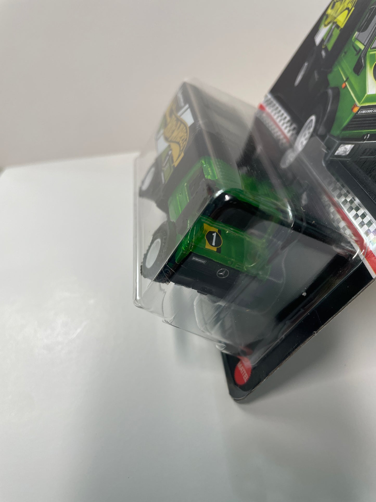 Hot Wheels 1/64 Mail In Mercedes-Benz Unimog U 1300 L Black & Green