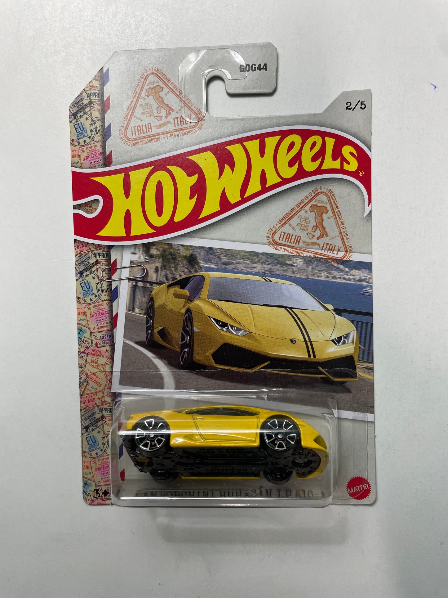 Hot Wheels 1/64 International Supercars Lamborghini Huracan LP 610-4 Yellow - Damaged Box