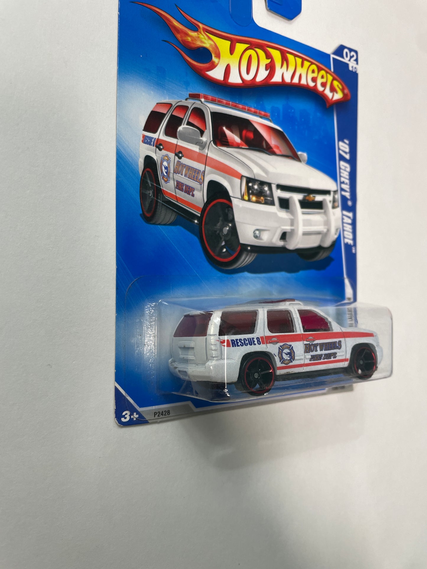 Hot Wheels 1/64 ‘07 Chevy Tahoe White - Damaged Box