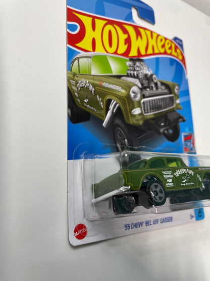 Hot Wheels 1/64 ‘55 Chevy Bel Air Gasser Triassic-Five green - Damaged Box