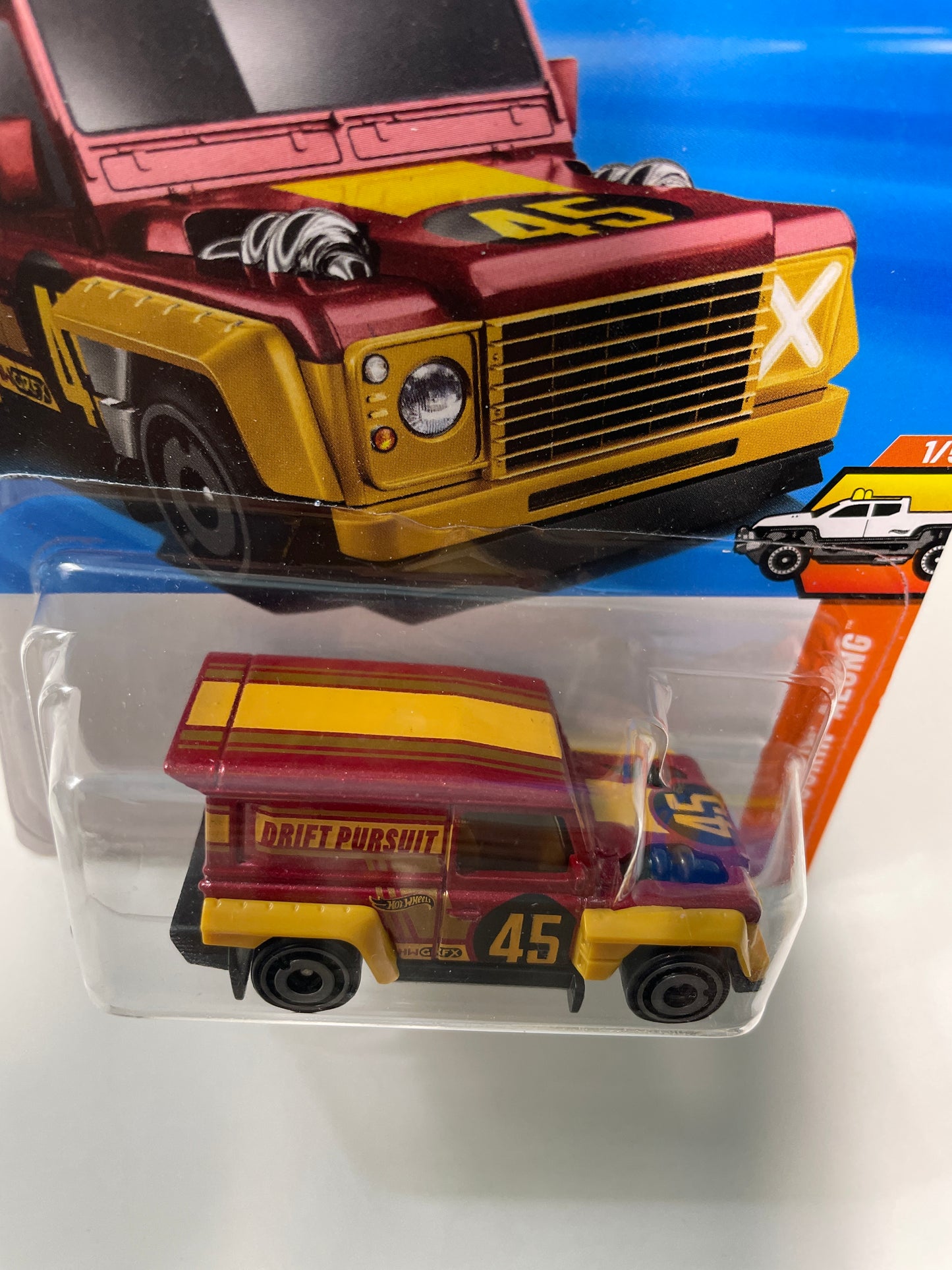 Hot Wheels 1/64 Land Rover Drift-Ender Red