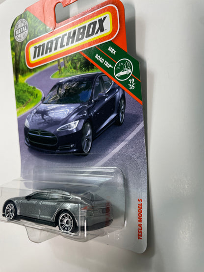 Matchbox 1/64 Road Trip Tesla Model S Silver