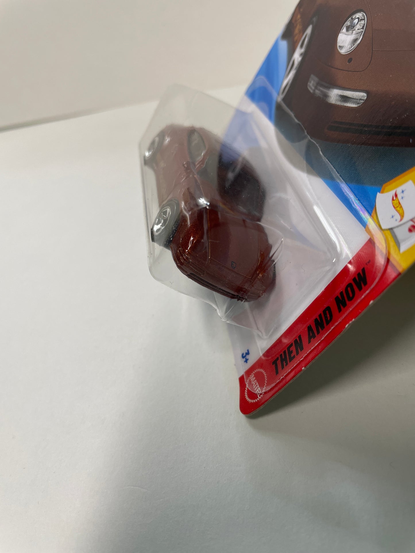Hot Wheels 1/64 ‘96 Porsche Carrera Brown - Damaged Box