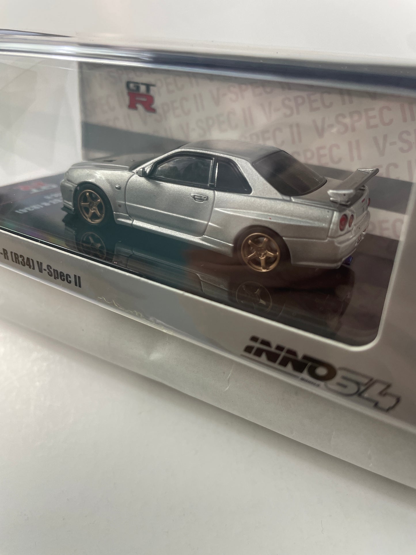 Inno64 1/64 Nissan Skyline GT-R (R34) V-Spec II Silver