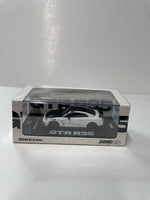 Inno64 1/64 Nissan GT-R (R35) Nismo White & Black