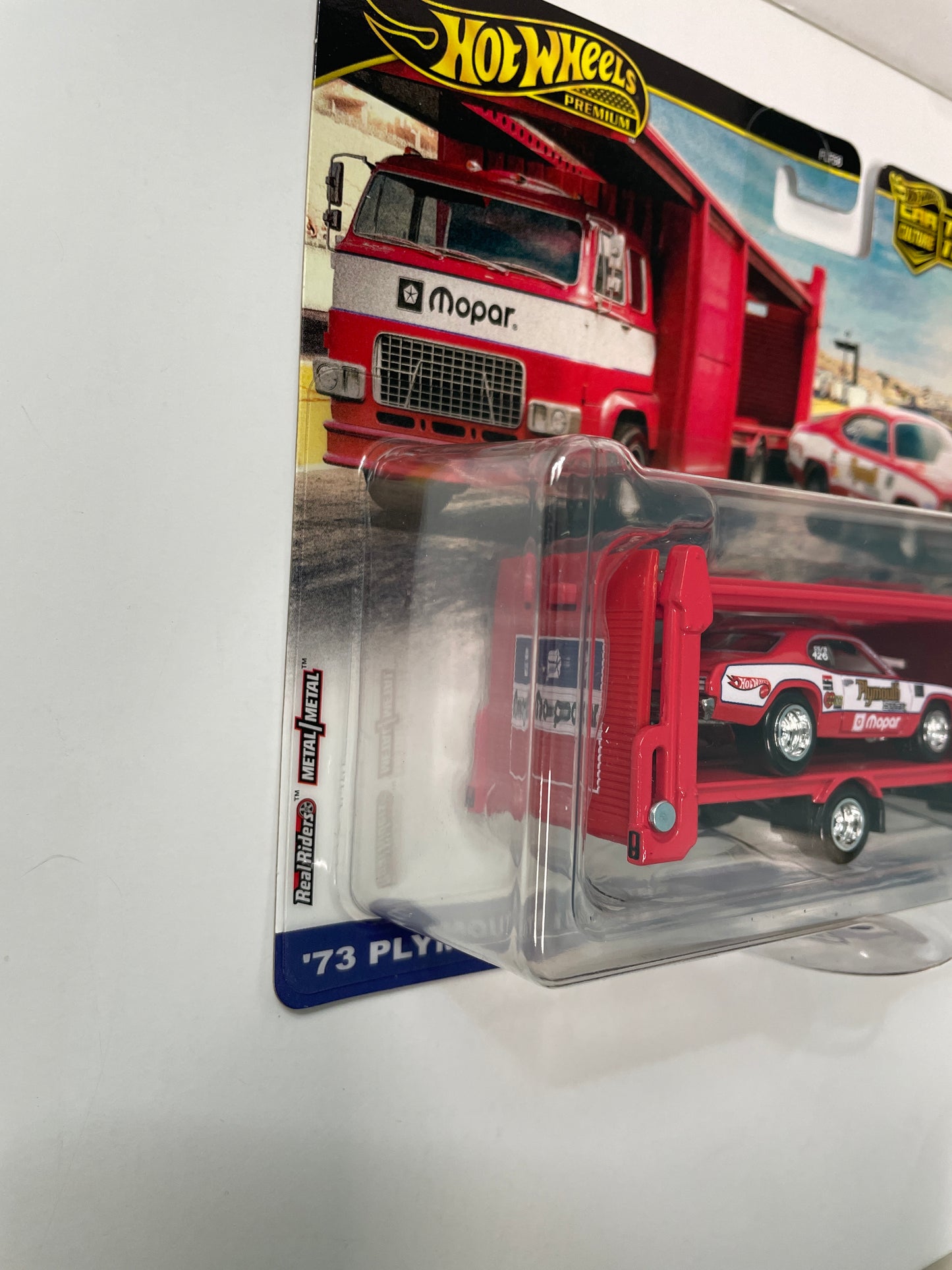 Hot Wheels 1/64 Car Culture Team de Transport G Case '73 Plymouth Duster w/ Second Story Lorry Red