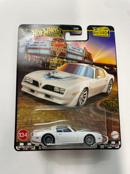 Hot Wheels 1/64 2025 Boulevard Mix D '77 Pontiac Firebird TA White - JBL28