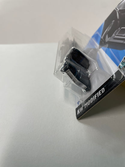 Hot Wheels 1/64 ‘66 Buick Riviera Black