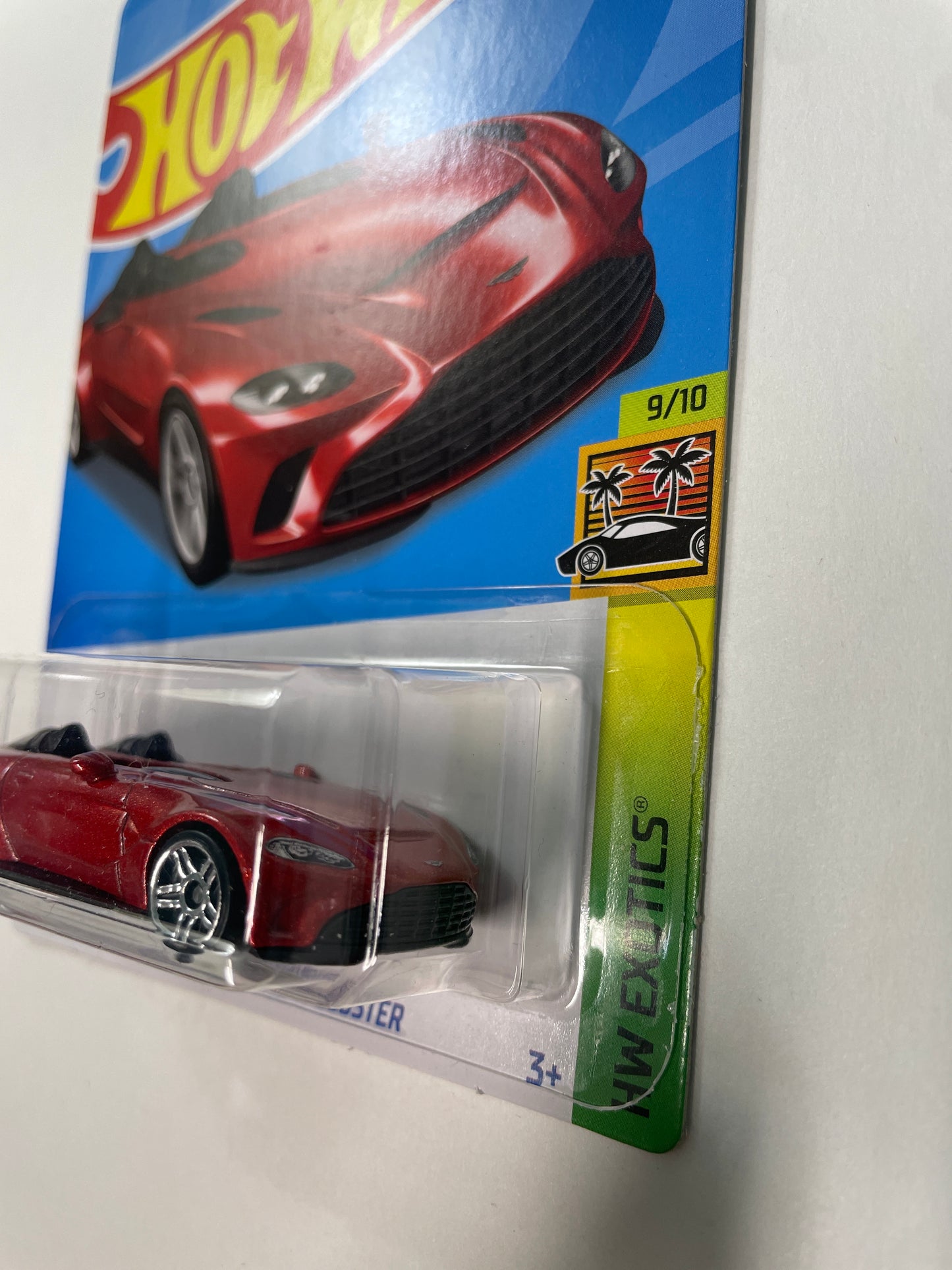 Hot Wheels 1/64 Gamestop Exclusive Aston Martin V12 Speedster Red