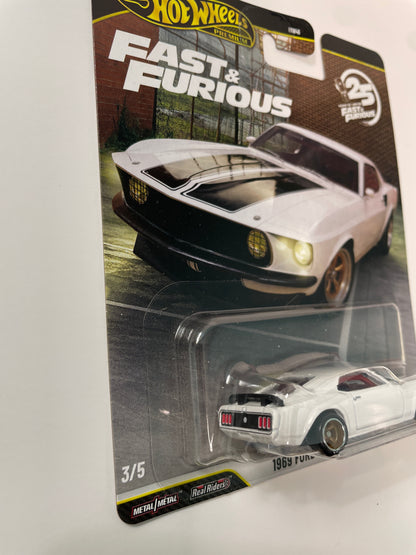 Hot Wheels 1/64 Fast & Furious Mix N 1969 Ford Mustang Boss 302 White - JHW72