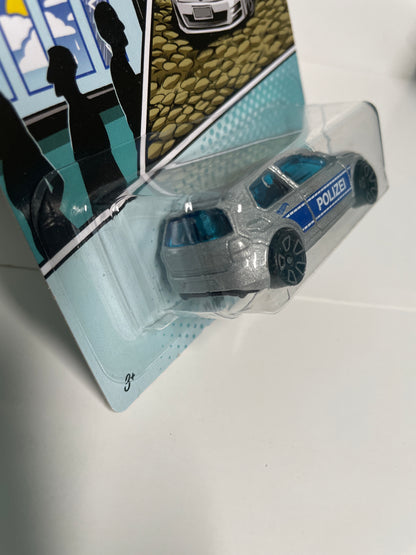 Hot Wheels 1/64 Volkswagen Golf MK7 Polizei Silver & Blue