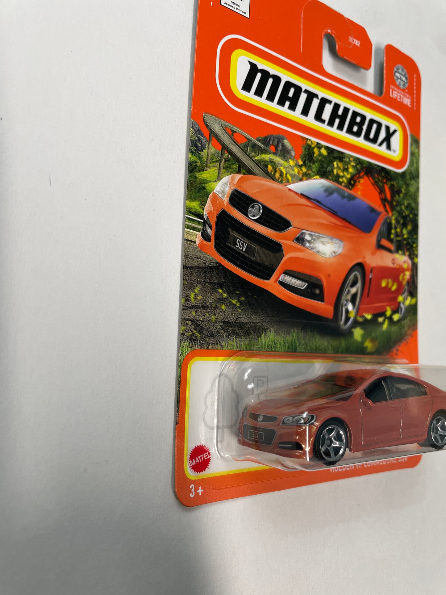 Matchbox 1/64 Holden VF Commodore SSV Orange