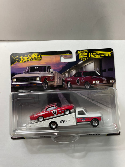 Hot Wheels 1/64 Car Culture Team Transport '66 Chevrolet Corvair Yenko Stinger & '72 Chevy Ramp Truck Camion a Rampe Red & White - JHX91