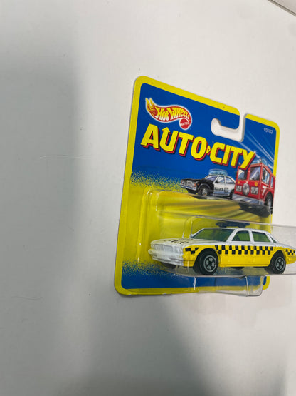 Hot Wheels 1/64 Auto City Jaguar Taxi Police White & Yellow - Damaged Box