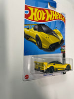 Hot Wheels 1/64 Pagani Zonda R Yellow - Damaged Card