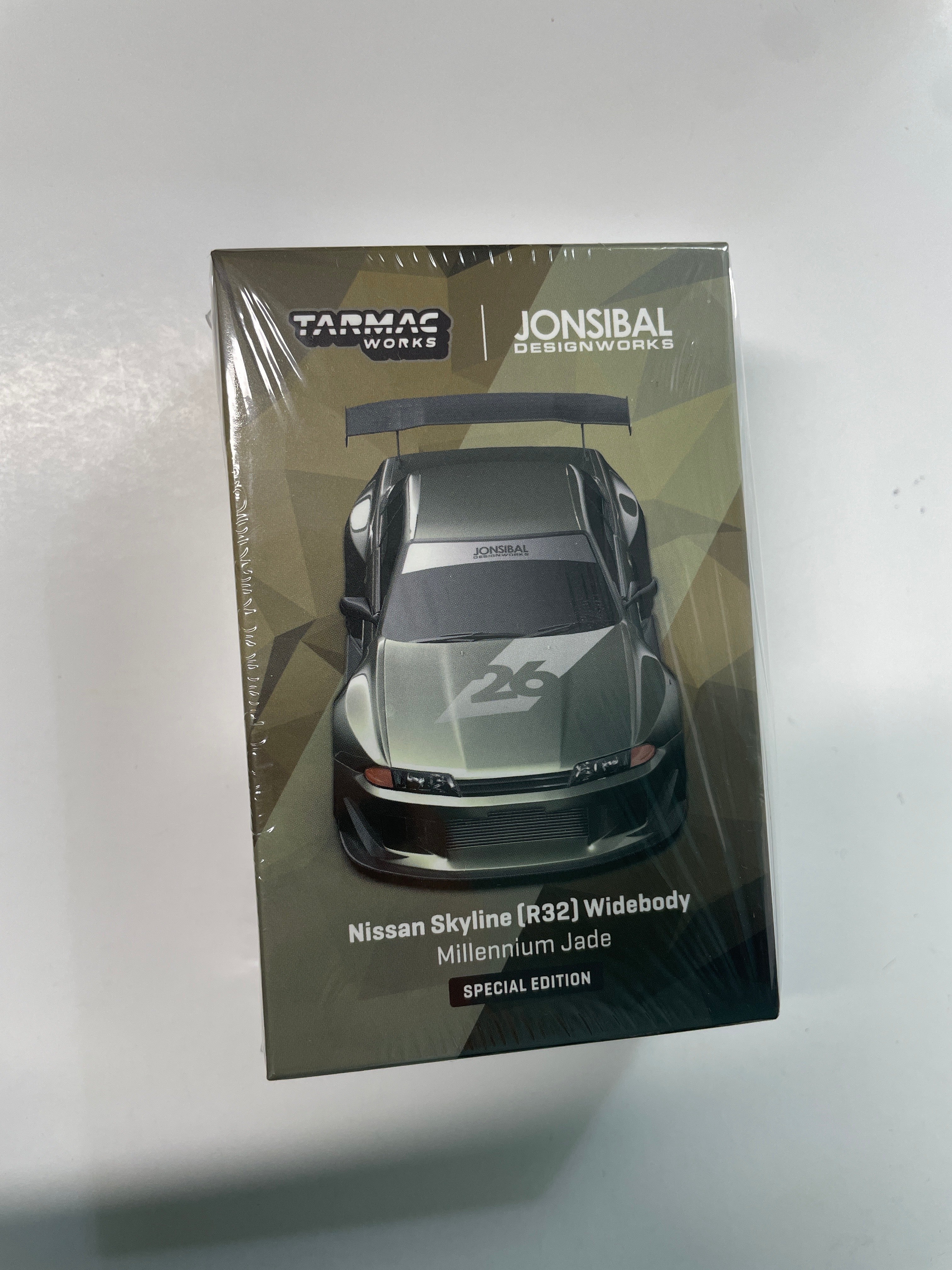 Tarmac Works 1/64 Tokyo Auto Salon Jonsibal Nissan Skyline (R32