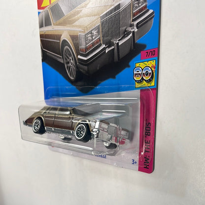 Hot Wheels 1/64 ‘82 Cadillac Seville Brown