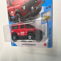 Hot Wheels 1/64 Land Rover Defender 90 Red