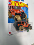 Hot Wheels 1/64 Treasure Hunt ‘17 Jeep Wrangler - Damaged Card