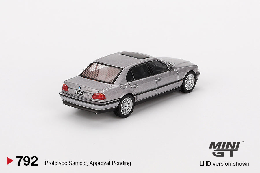 Mini GT 1/64 BMW 750IL Aspen Silver Metallic - MGT00792