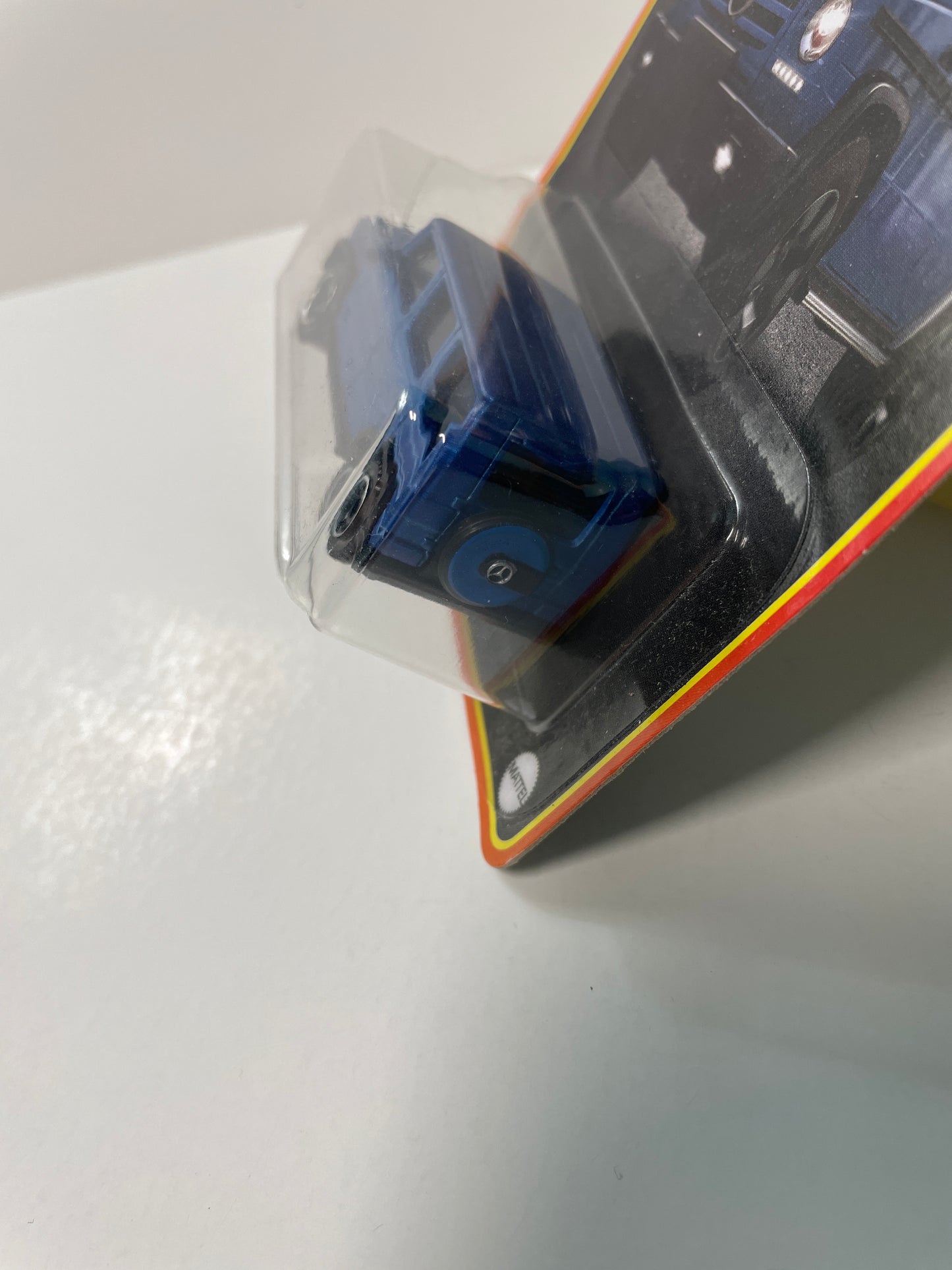 Matchbox 1/64 2015 Mercedes-Benz G 500 Blue - Damaged Box