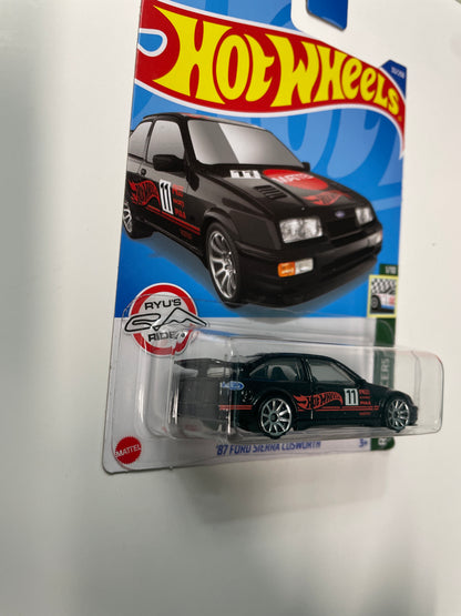Hot Wheels 1/64 ‘87 Ford Sierra Cosworth Black - Damaged Box