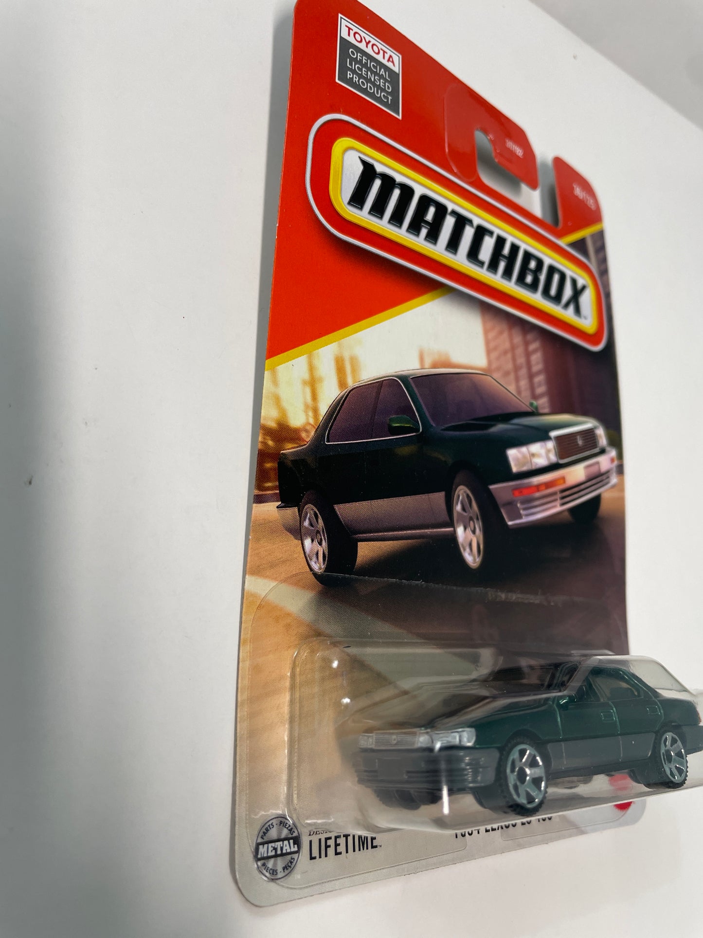 Matchbox 1/64 1994 Lexus LS 400 Green