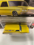 Hot Wheels 1/64 Car Culture Fast Wagons '70 Chevelle SS Wagon Yellow