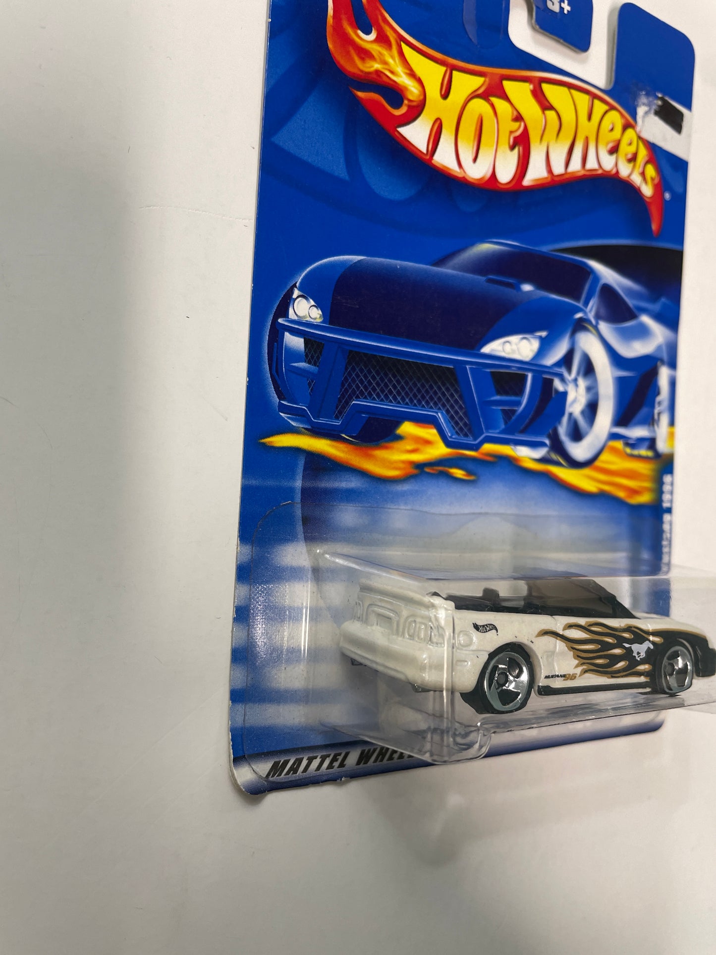 Hot Wheels 1/64 Ford Mustang 1996 White - Damaged Box