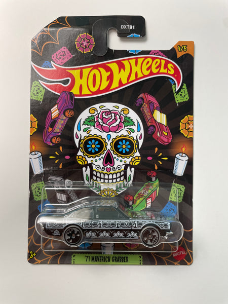 Hot Wheels 1/64 Dia De Los Muertos ‘71 Maverick Grabber Black - Damaged Card