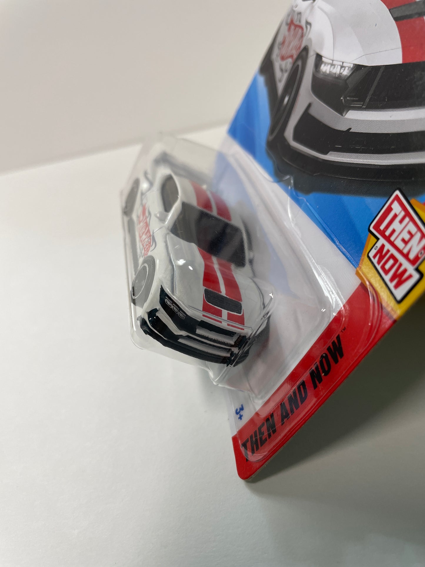 Hot Wheels 1/64 Ford Mustang Dark Horse White