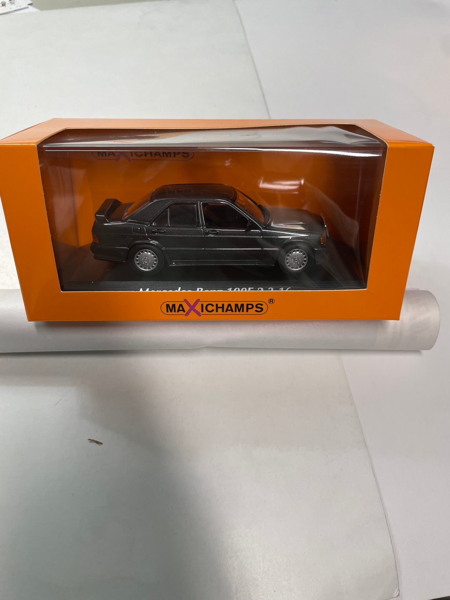 Maxichamps 1/43 1984 Mercedes-Benz 190E 2.3-16(W201) Black Metallic