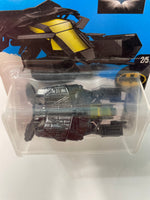 Hot Wheels 1/64 Batman The Bat Black & Yellow - Damaged Card