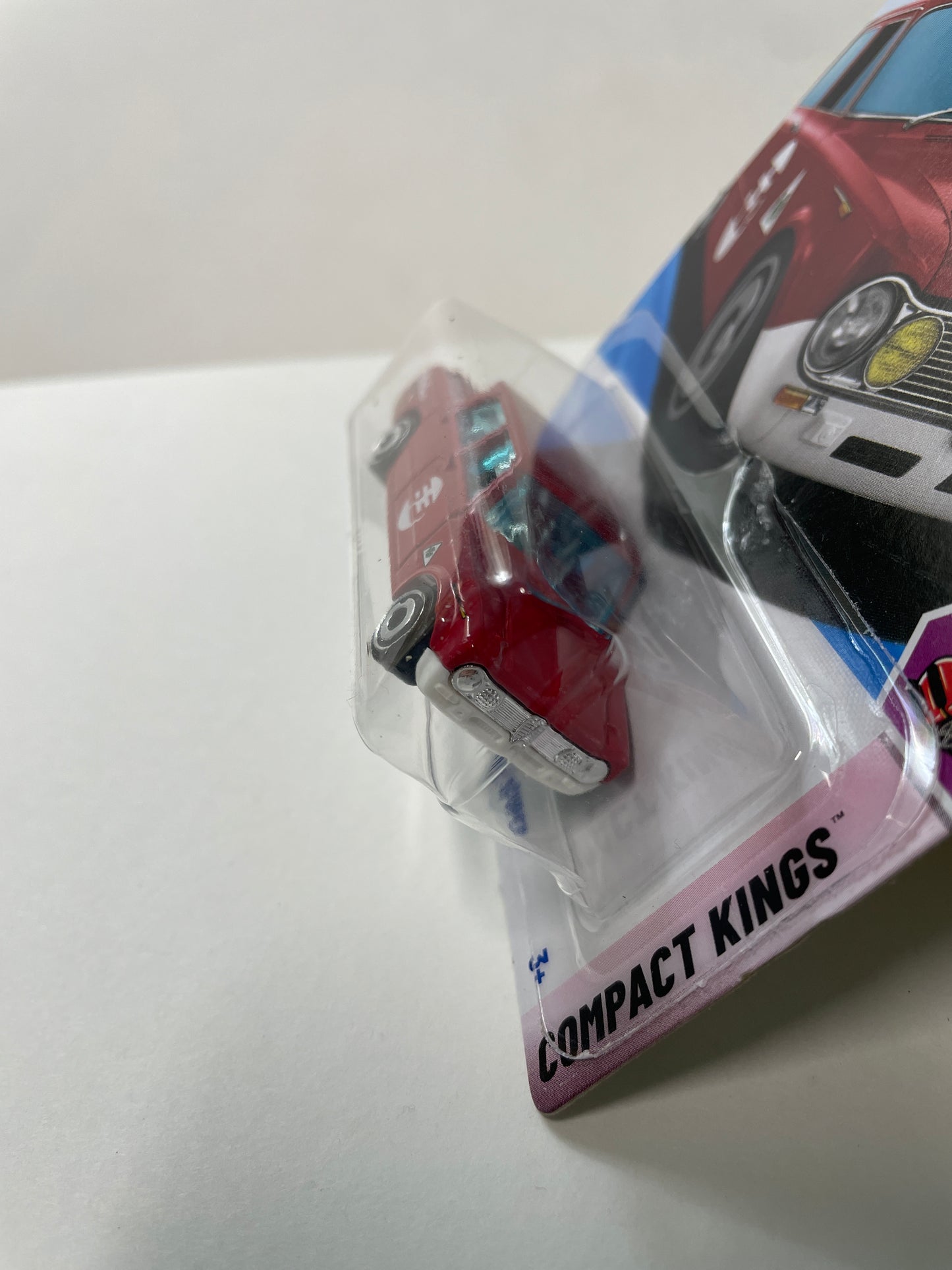 Hot Wheels 1/64 Alfa Romeo Giulia Ti Super Red