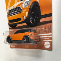 Matchbox 1/64 Mini Series 2011 Mini Countryman Orange