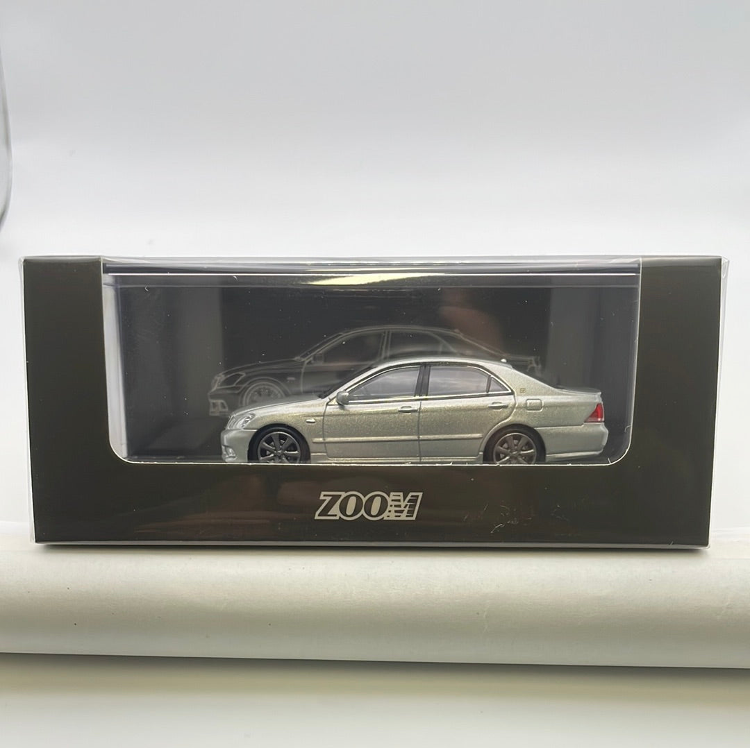 Zoom 1/64 Toyota Crown Athlete Silver