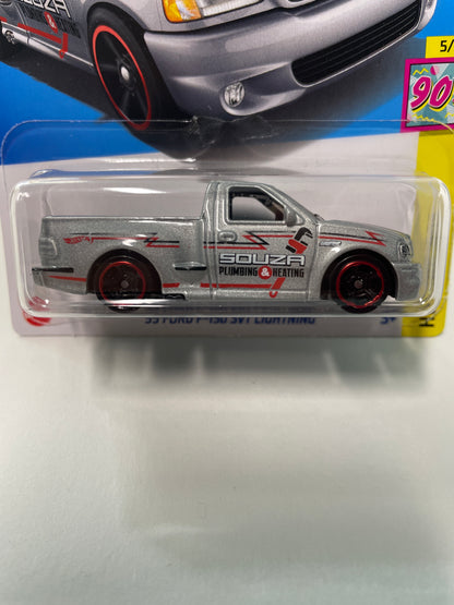 Hot Wheels 1/64 ‘99 Ford F-150 SVT Lightning Silver
